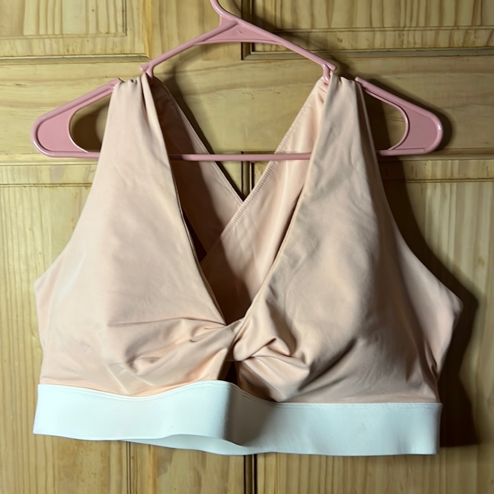 *LAST CHANCE! Donating 4/7* Fabletics Sports Bra